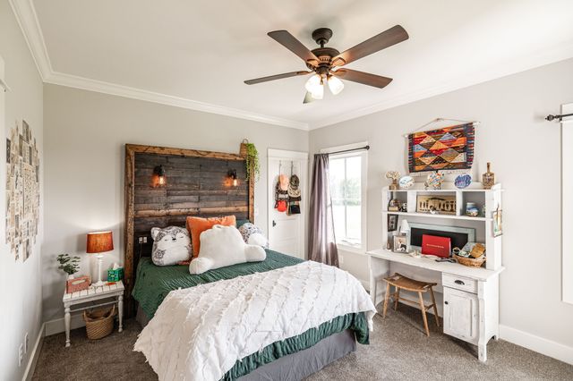 1151 Rogana Rd, Bethpage, TN 37022