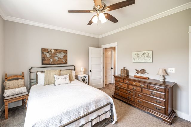 1151 Rogana Rd, Bethpage, TN 37022