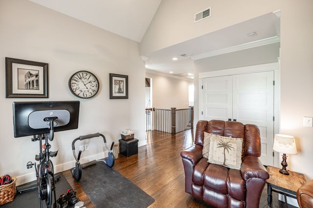 1151 Rogana Rd, Bethpage, TN 37022