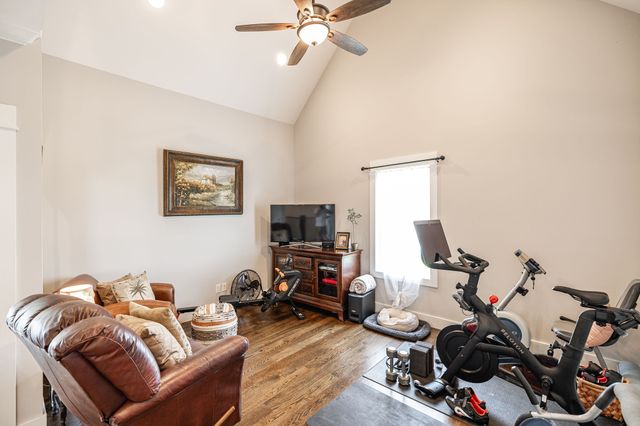 1151 Rogana Rd, Bethpage, TN 37022