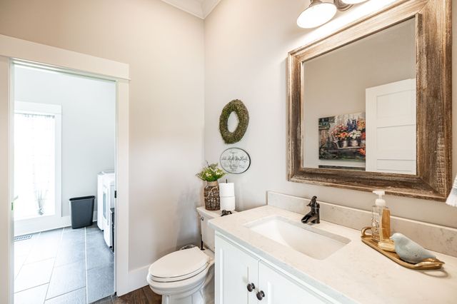 1151 Rogana Rd, Bethpage, TN 37022