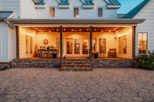 1151 Rogana Rd, Bethpage, TN 37022