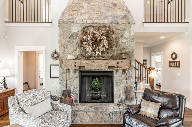 1151 Rogana Rd, Bethpage, TN 37022