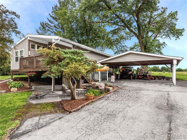 758 Boulevard De Cannes, Edwardsville, IL 62025