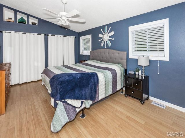 758 Boulevard De Cannes, Edwardsville, IL 62025