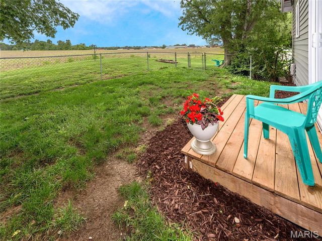758 Boulevard De Cannes, Edwardsville, IL 62025