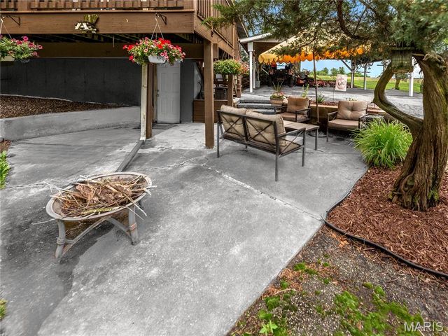 758 Boulevard De Cannes, Edwardsville, IL 62025