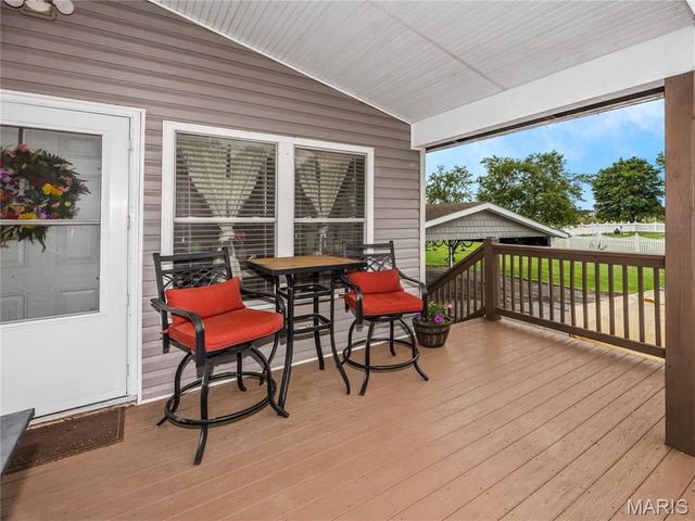 758 Boulevard De Cannes, Edwardsville, IL 62025