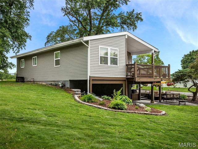 758 Boulevard De Cannes, Edwardsville, IL 62025