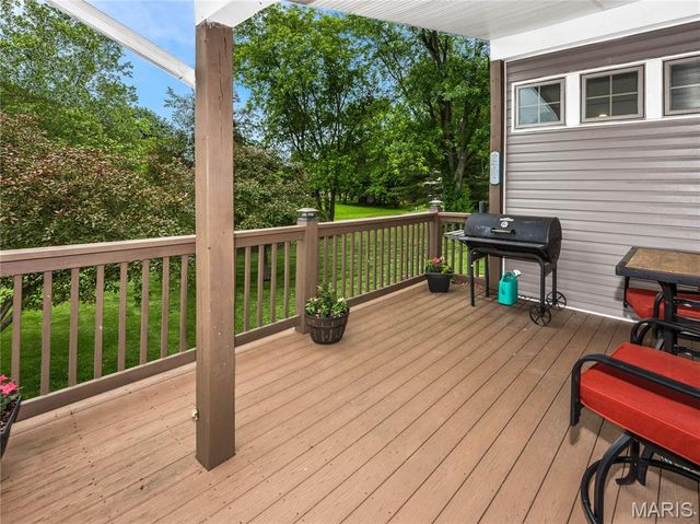 758 Boulevard De Cannes, Edwardsville, IL 62025