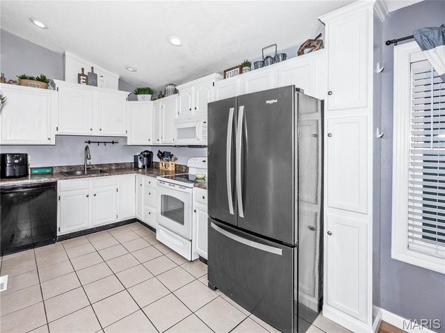 758 Boulevard De Cannes, Edwardsville, IL 62025