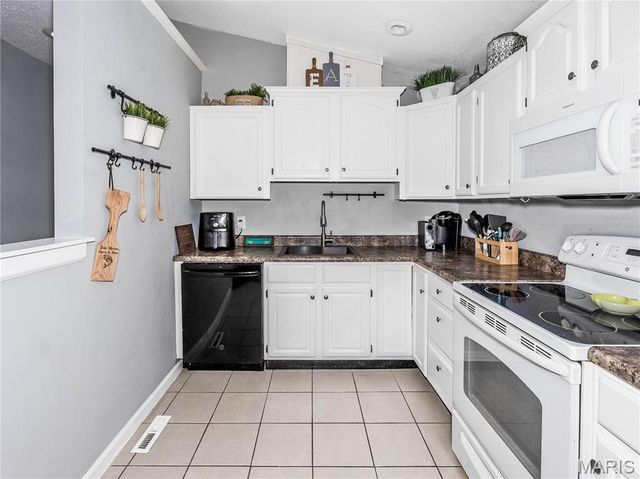 758 Boulevard De Cannes, Edwardsville, IL 62025