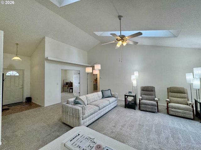 18 MARINERS Ln, Florence, OR 97439