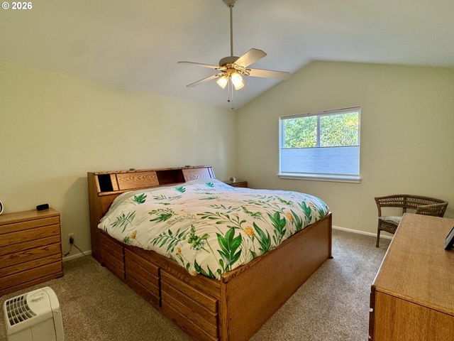 18 MARINERS Ln, Florence, OR 97439