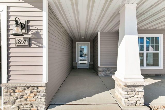 1857 N MARGARET STREET, Appleton, WI 54913