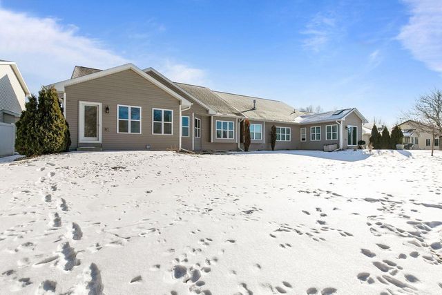 1857 N MARGARET STREET, Appleton, WI 54913