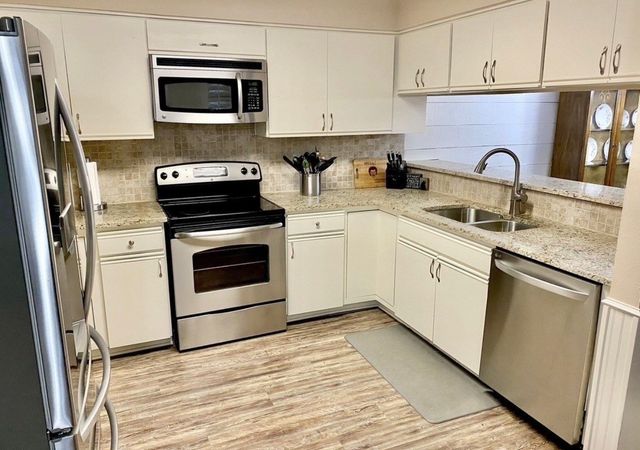 2709 Fairway Park Street, Grand Prairie, TX 75050