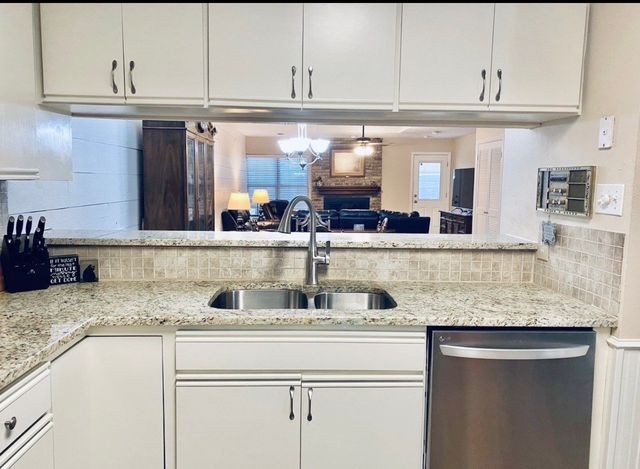 2709 Fairway Park Street, Grand Prairie, TX 75050