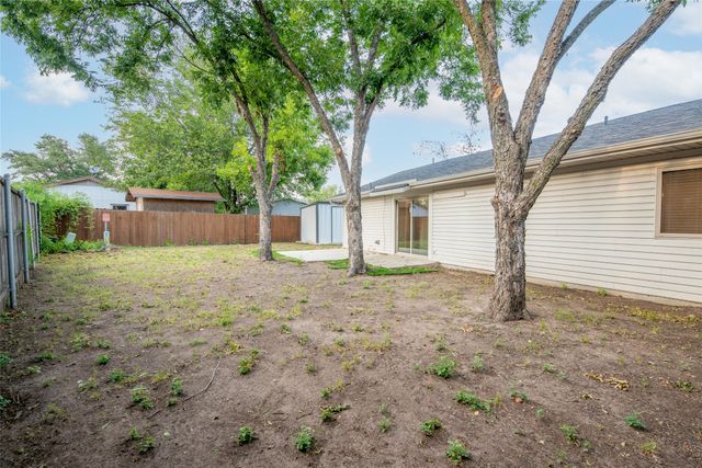 1717 Meadow Oak Street, Denton, TX 76209