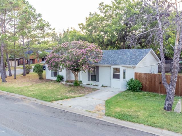 1717 Meadow Oak Street, Denton, TX 76209