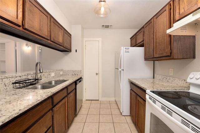 1717 Meadow Oak Street, Denton, TX 76209