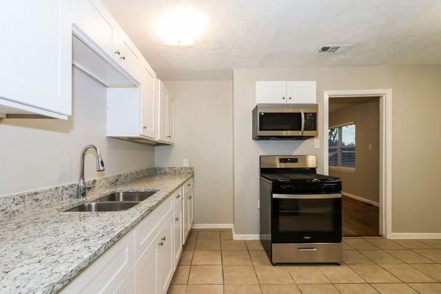 2125 Dewberry Lane, Pasadena, TX 77502