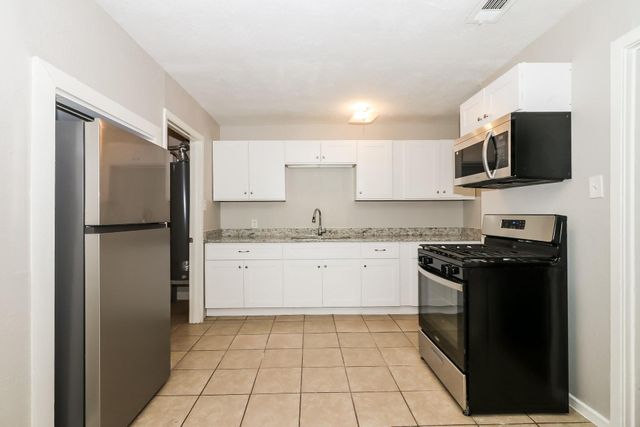 2125 Dewberry Lane, Pasadena, TX 77502