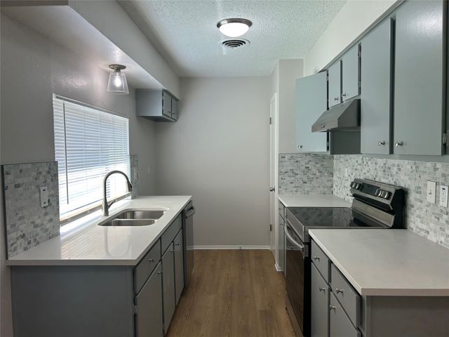 1210 S Clark Road, Cedar Hill, TX 75104