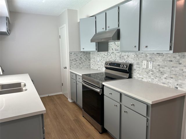 1210 S Clark Road, Cedar Hill, TX 75104