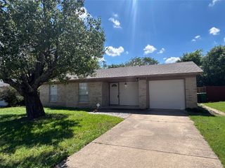 1210 S Clark Road, Cedar Hill, TX 75104