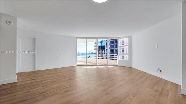 555 NE 34th St 1409, Miami, FL 33137