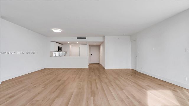 555 NE 34th St 1409, Miami, FL 33137