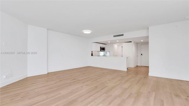 555 NE 34th St 1409, Miami, FL 33137