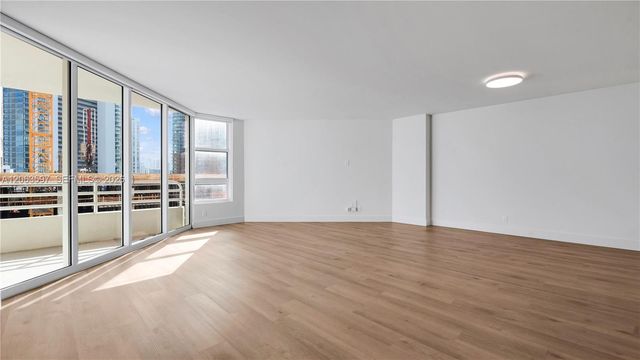 555 NE 34th St 1409, Miami, FL 33137