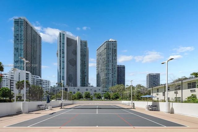 555 NE 34th St 1409, Miami, FL 33137