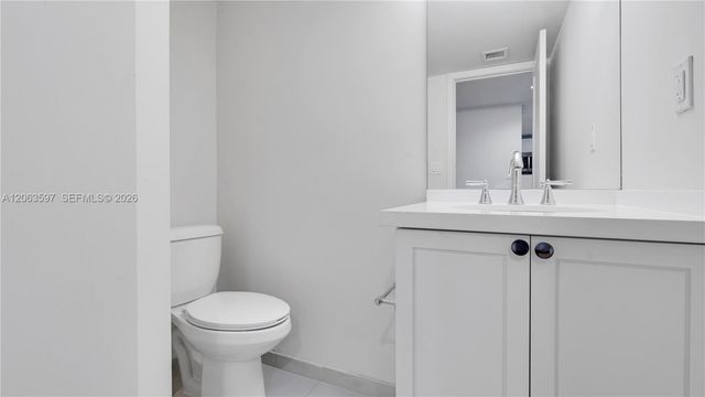 555 NE 34th St 1409, Miami, FL 33137