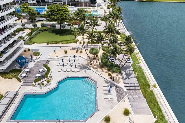 555 NE 34th St 1409, Miami, FL 33137