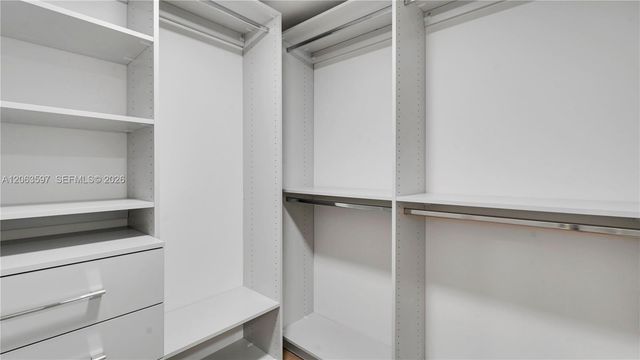 555 NE 34th St 1409, Miami, FL 33137