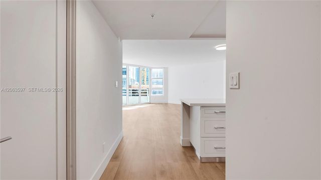 555 NE 34th St 1409, Miami, FL 33137