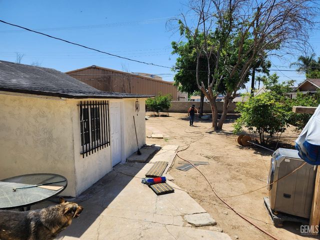 2107 Oregon Street, Bakersfield, CA 93305
