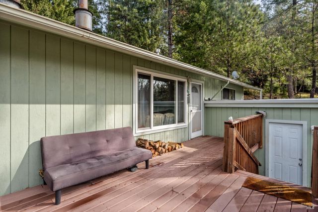 28060 Poppy Dr, Willits, CA 95490