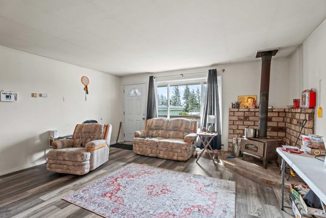 28060 Poppy Dr, Willits, CA 95490