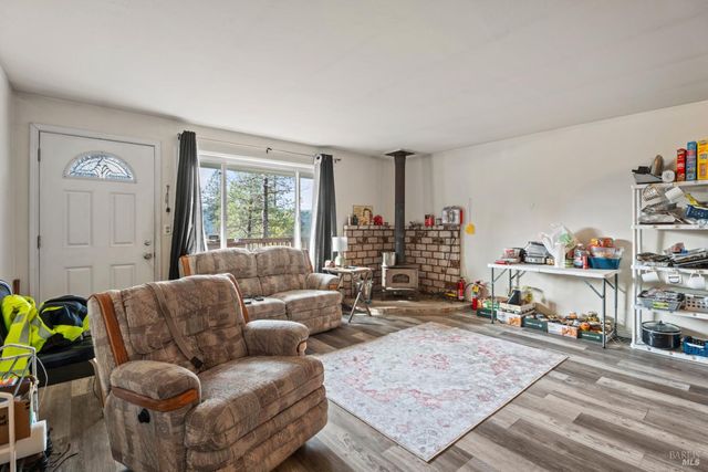 28060 Poppy Dr, Willits, CA 95490