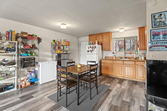 28060 Poppy Dr, Willits, CA 95490