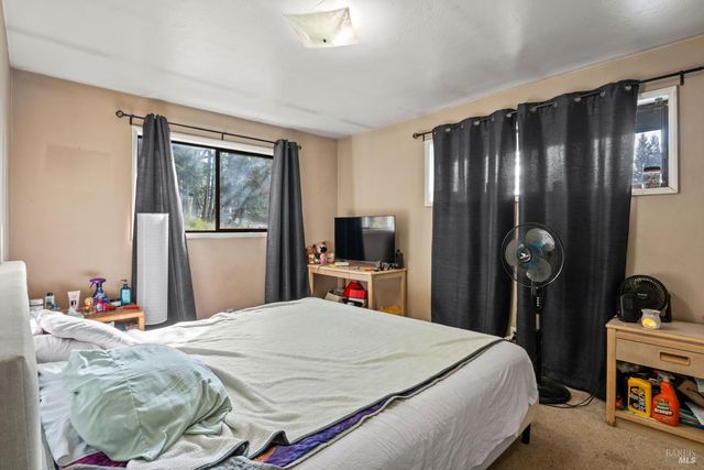 28060 Poppy Dr, Willits, CA 95490