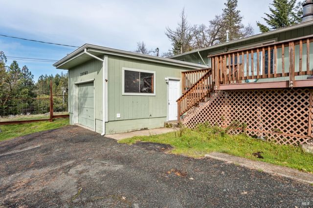 28060 Poppy Dr, Willits, CA 95490