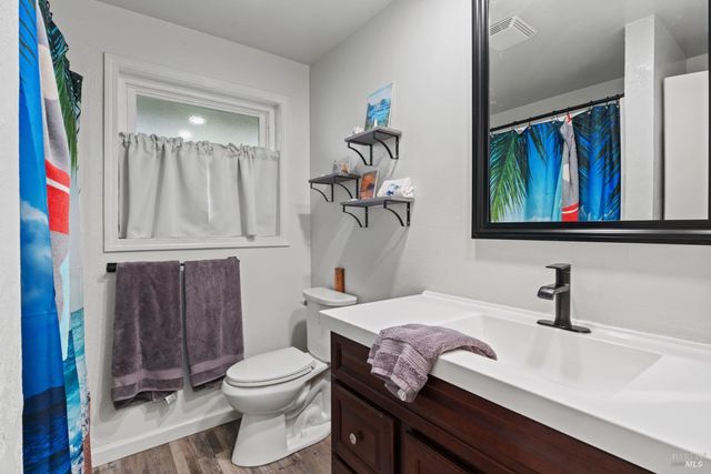 28060 Poppy Dr, Willits, CA 95490