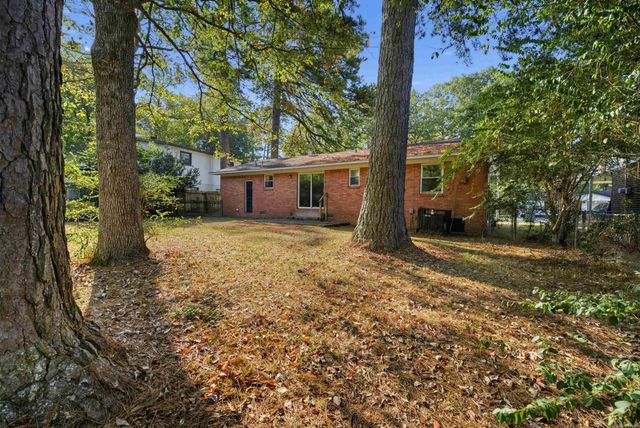 11 Regency Circle, Little Rock, AR 72209
