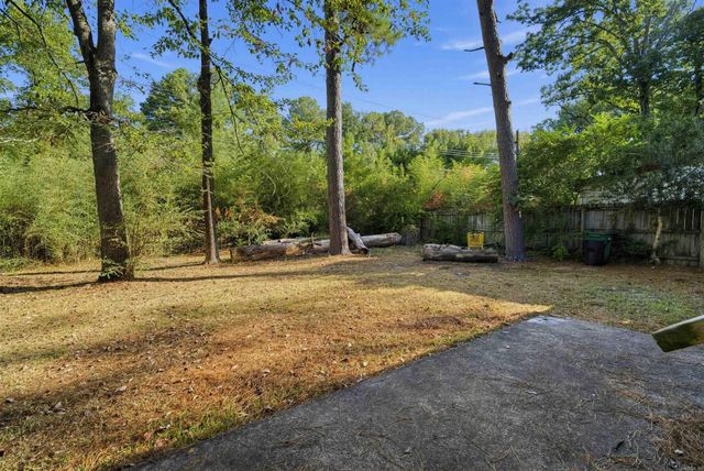 11 Regency Circle, Little Rock, AR 72209