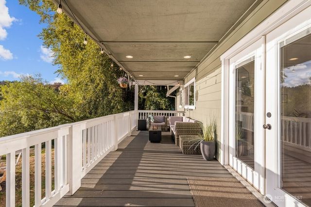 5680 Long Lake Road SE, Port Orchard, WA 98367